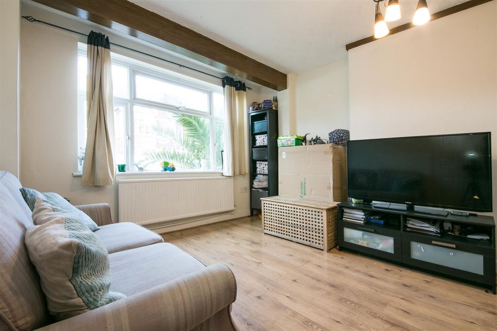 Property photo 1 of 11 Richmond Avenue Reception