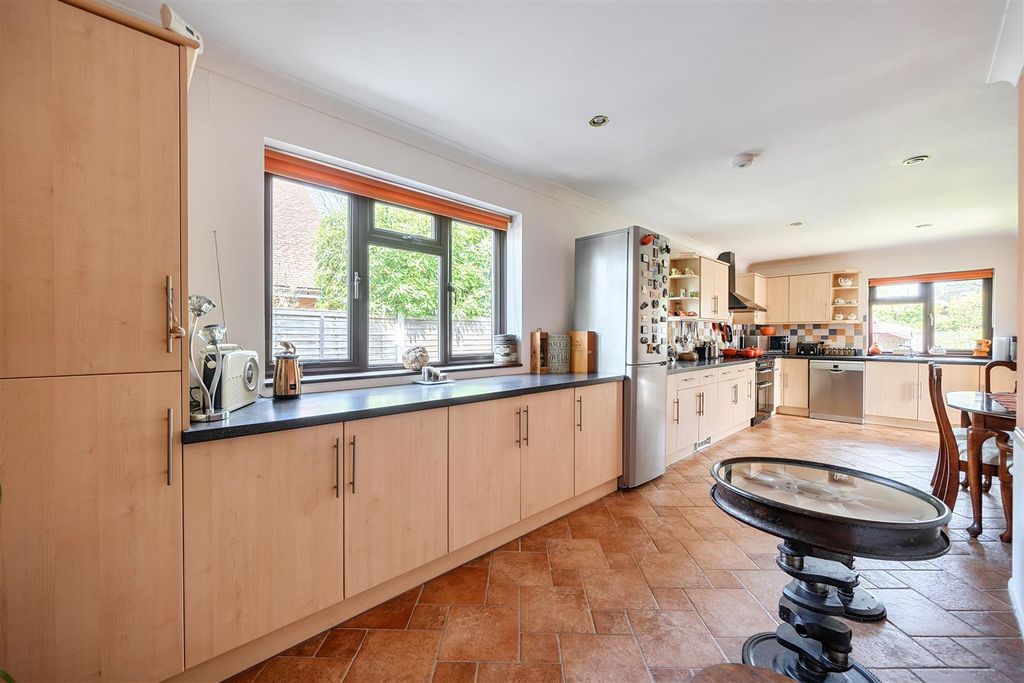 Additional image 7 of 4 bed detached house for saleThe Avenue, Crowthorne, Berkshire RG45
