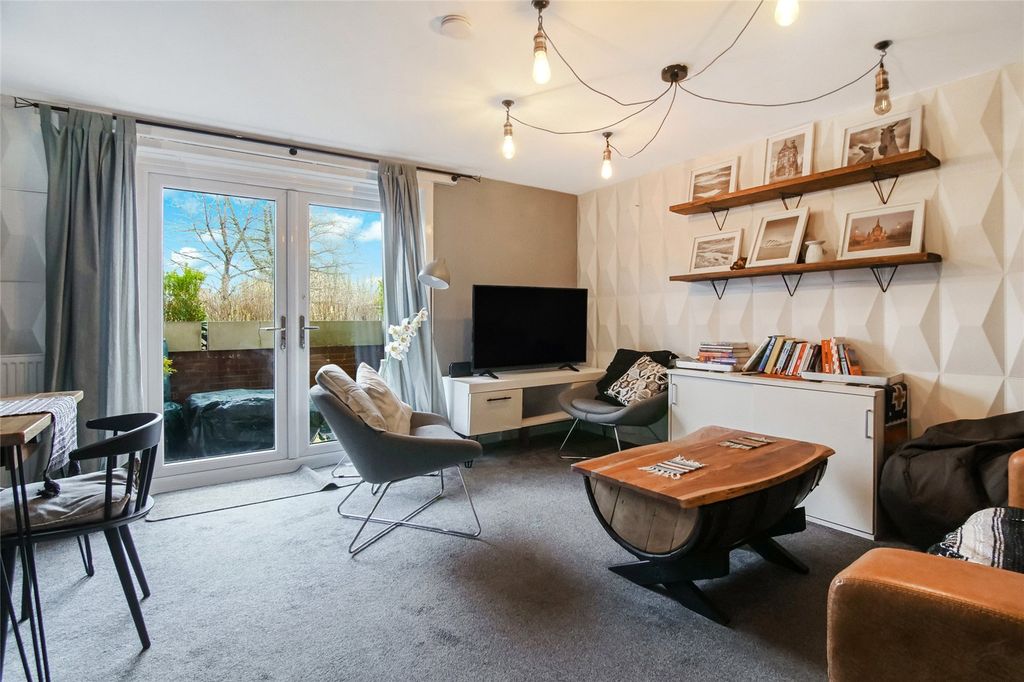 Property photo 3 of 15 Picture No. 04