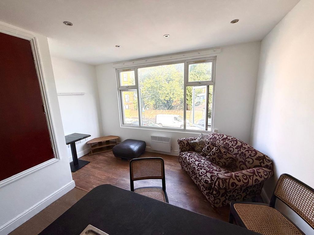 Property photo 1 of 4