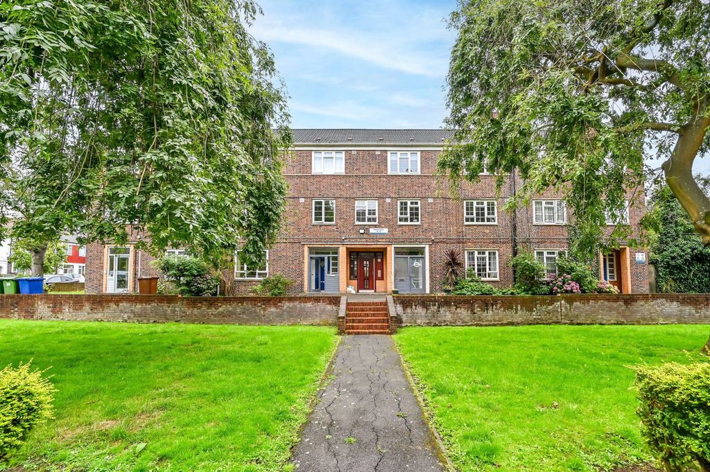 Property photo 2 of 12