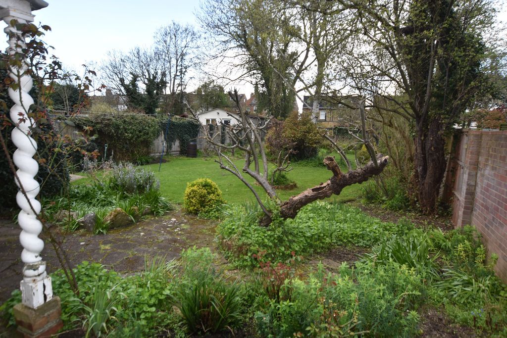 Property photo 2 of 8 Photo 16