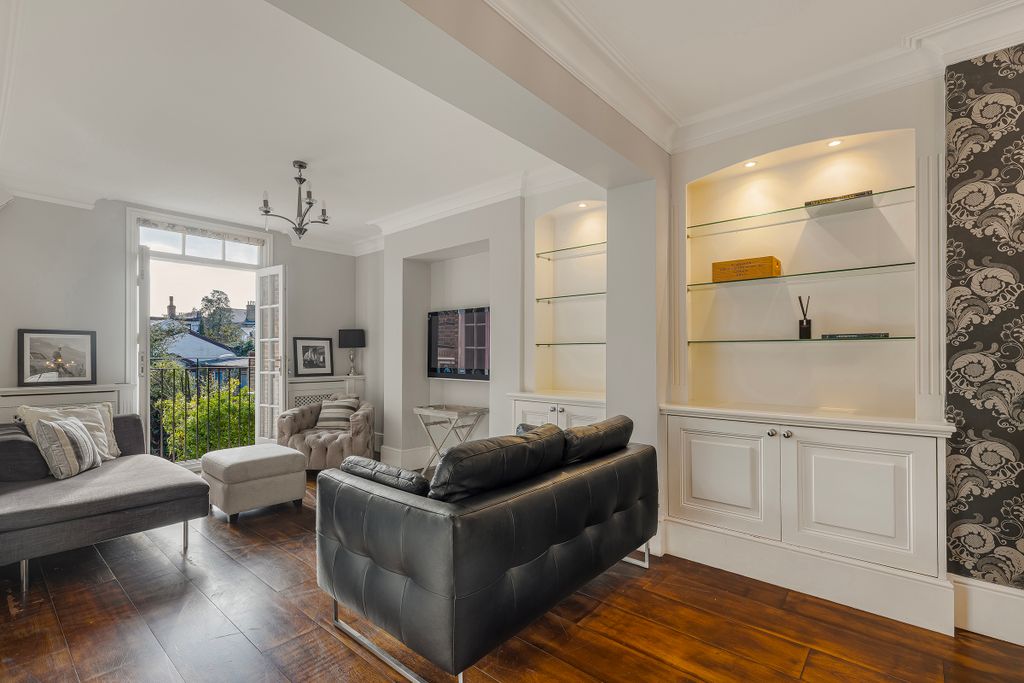 Property photo 2 of 27