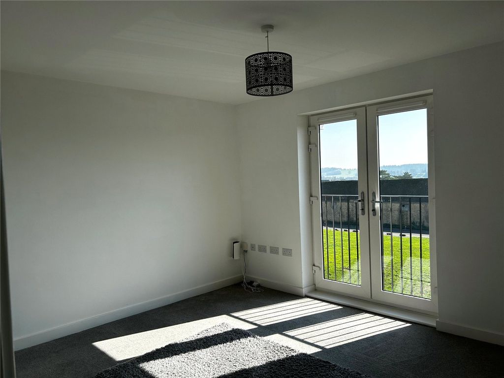 Property photo 3 of 15 Picture No. 02