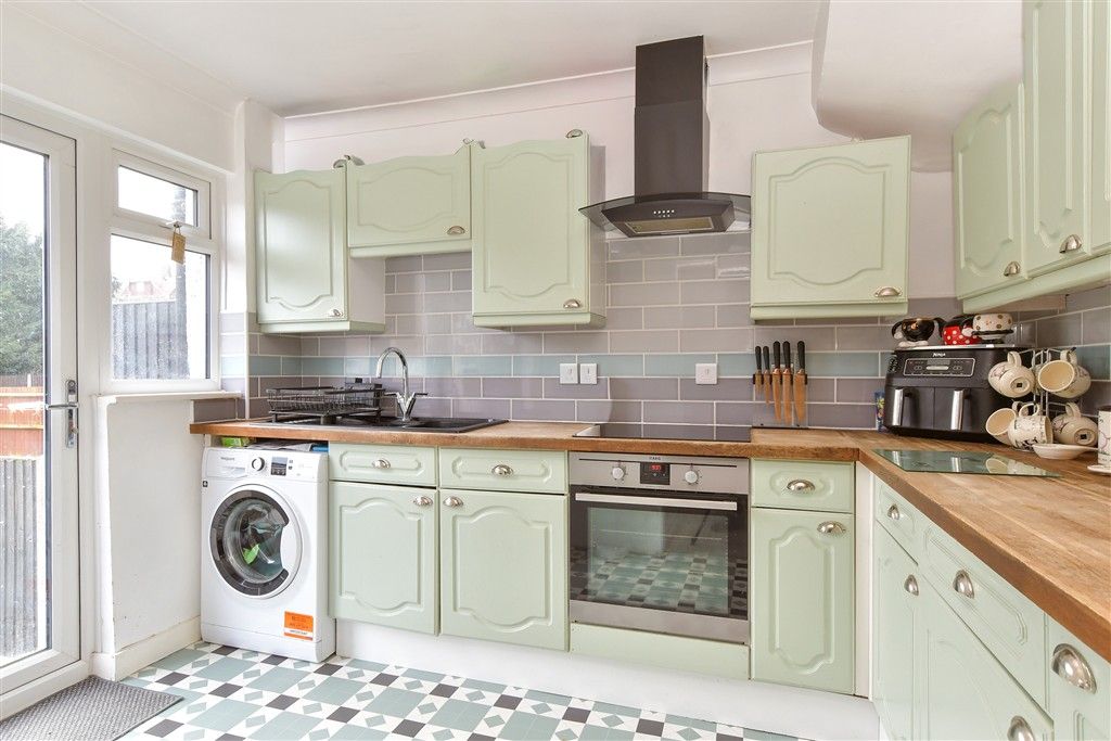 Property photo 3 of 13 Kitchen