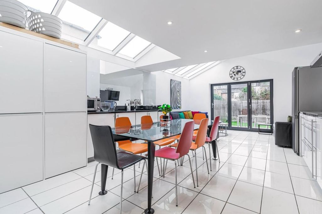 Property photo 3 of 5