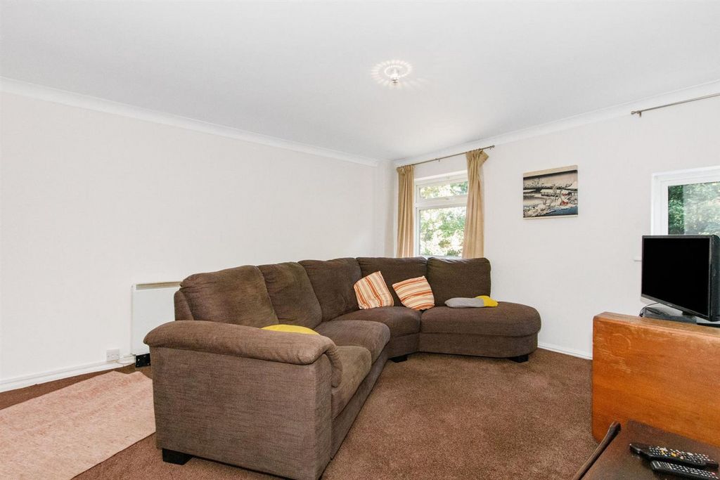 Property photo 3 of 8