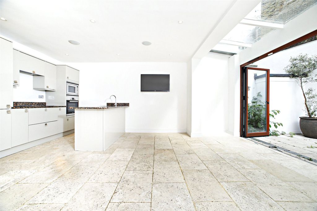 Property photo 2 of 13 Kitchen