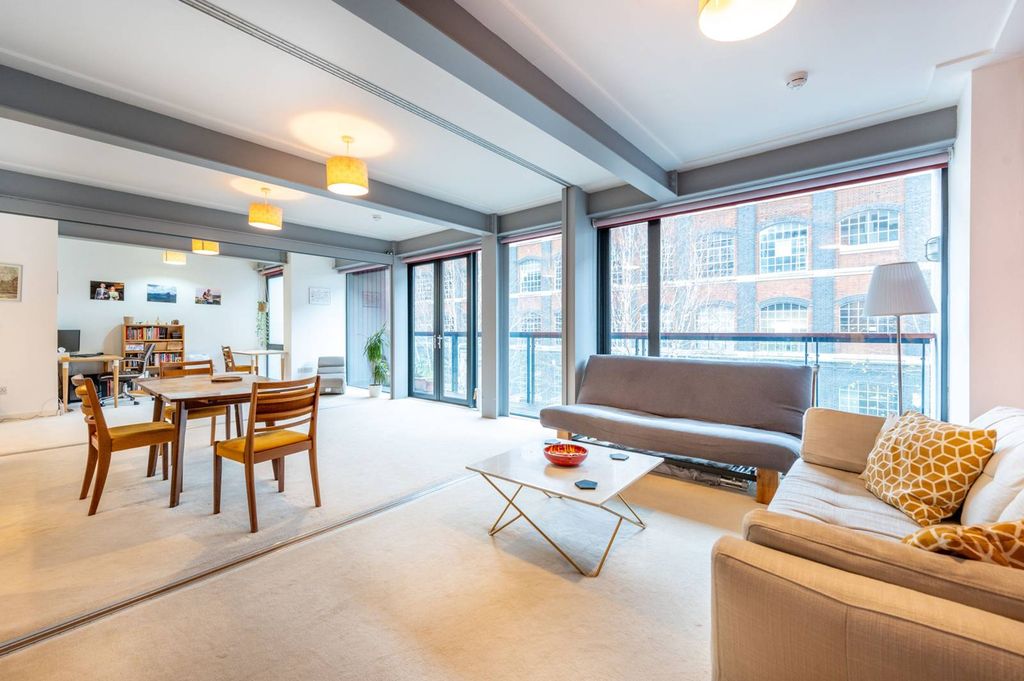 Property photo 3 of 10