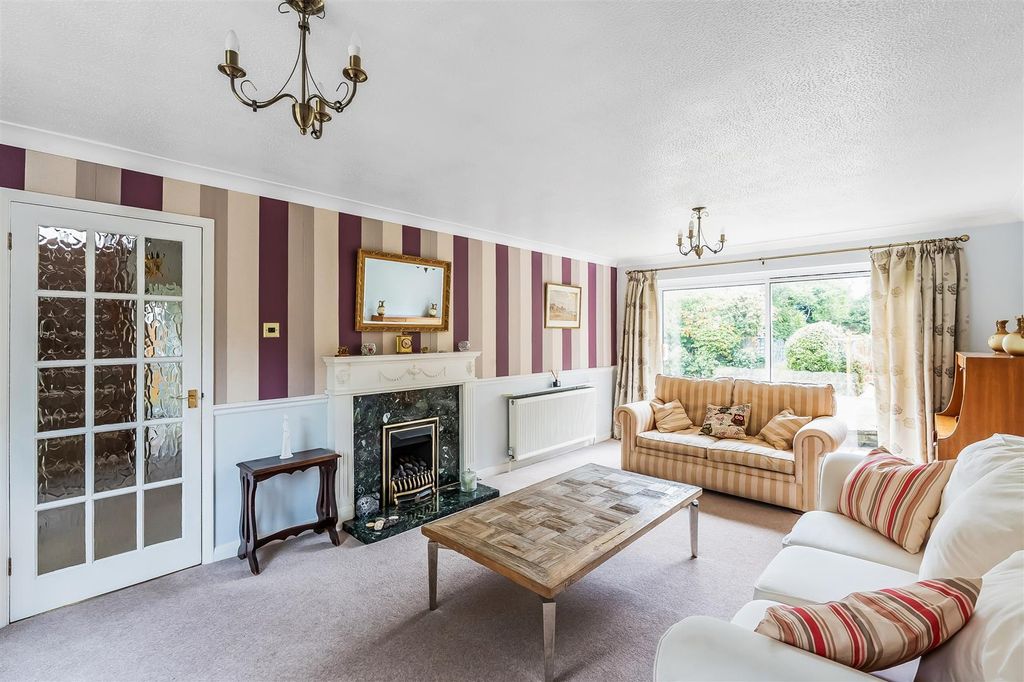 Property photo 3 of 16 .Durleston-Park-Drive-16.Jpg