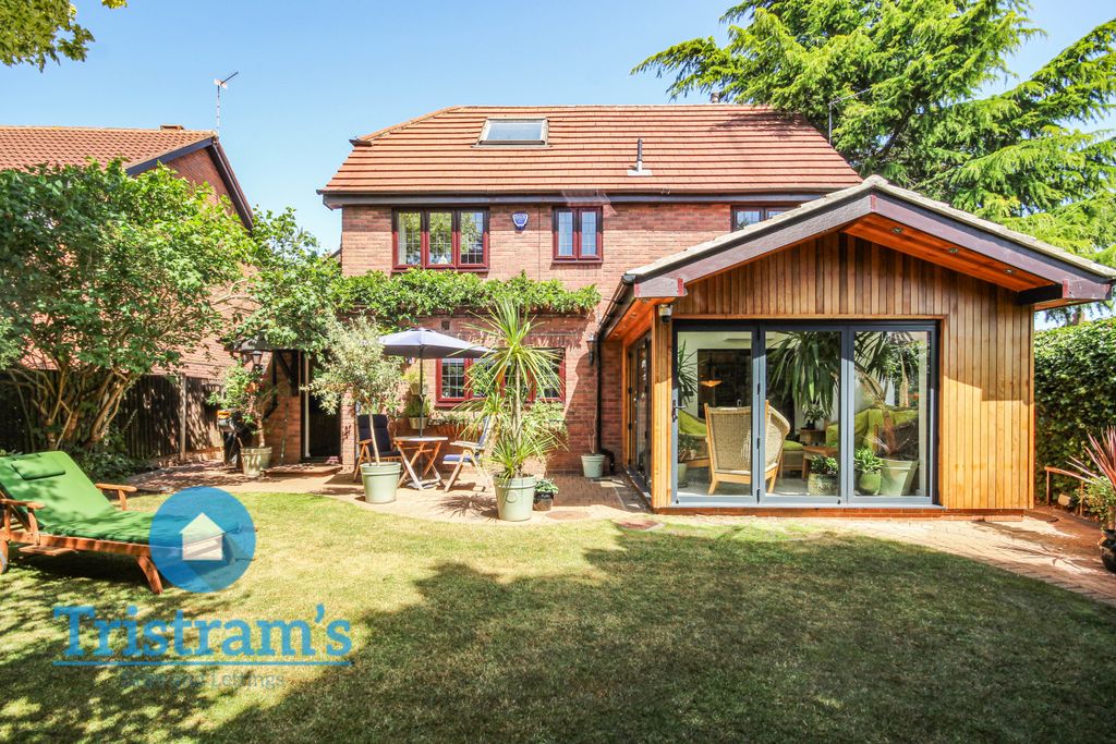 Property photo 2 of 40