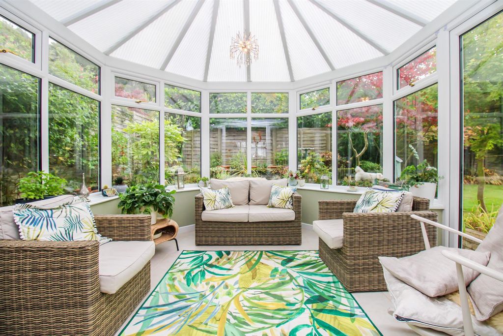 Property photo 3 of 23 Conservatory