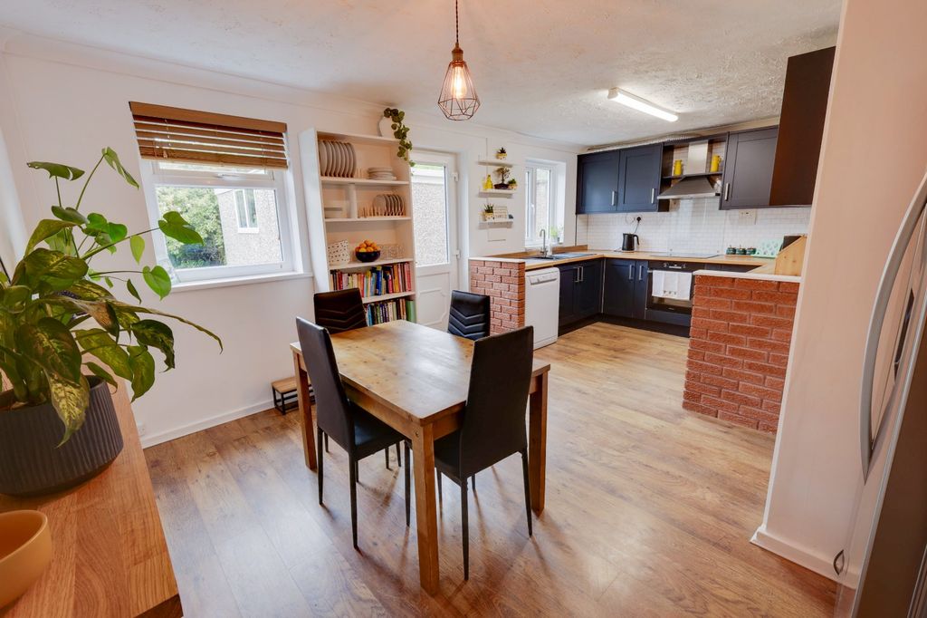 Property photo 3 of 16 Picture No. 05