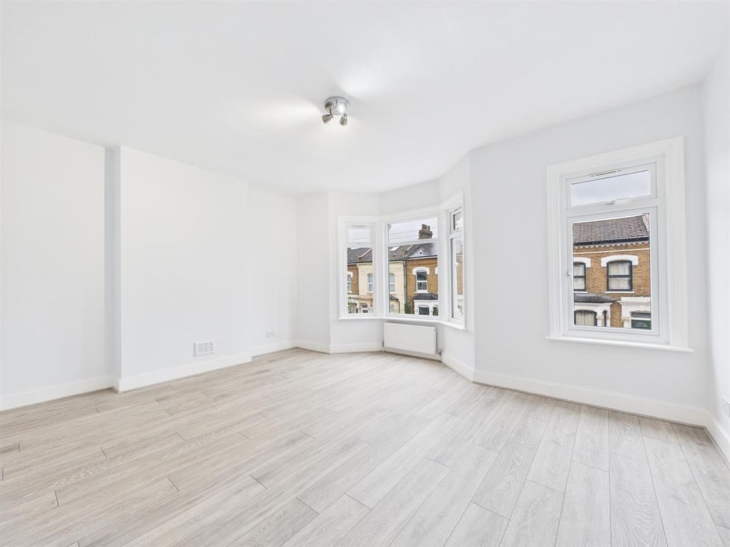 Property photo 2 of 15 Cam01358G0-Pr0188-Still030.Jpg