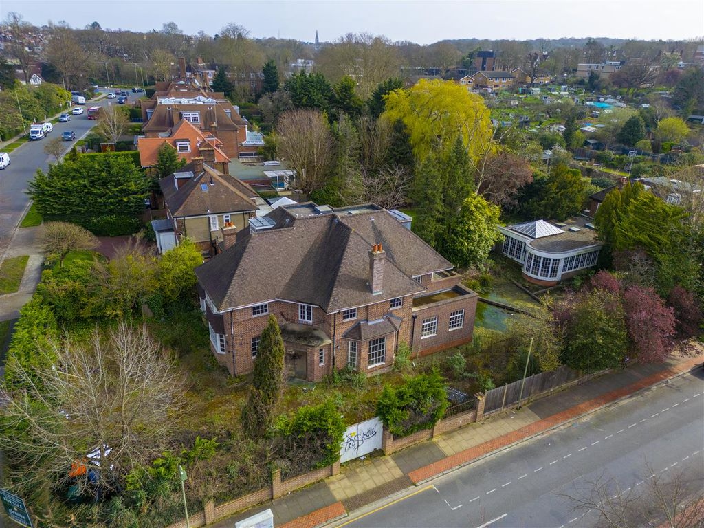 Property photo 1 of 4