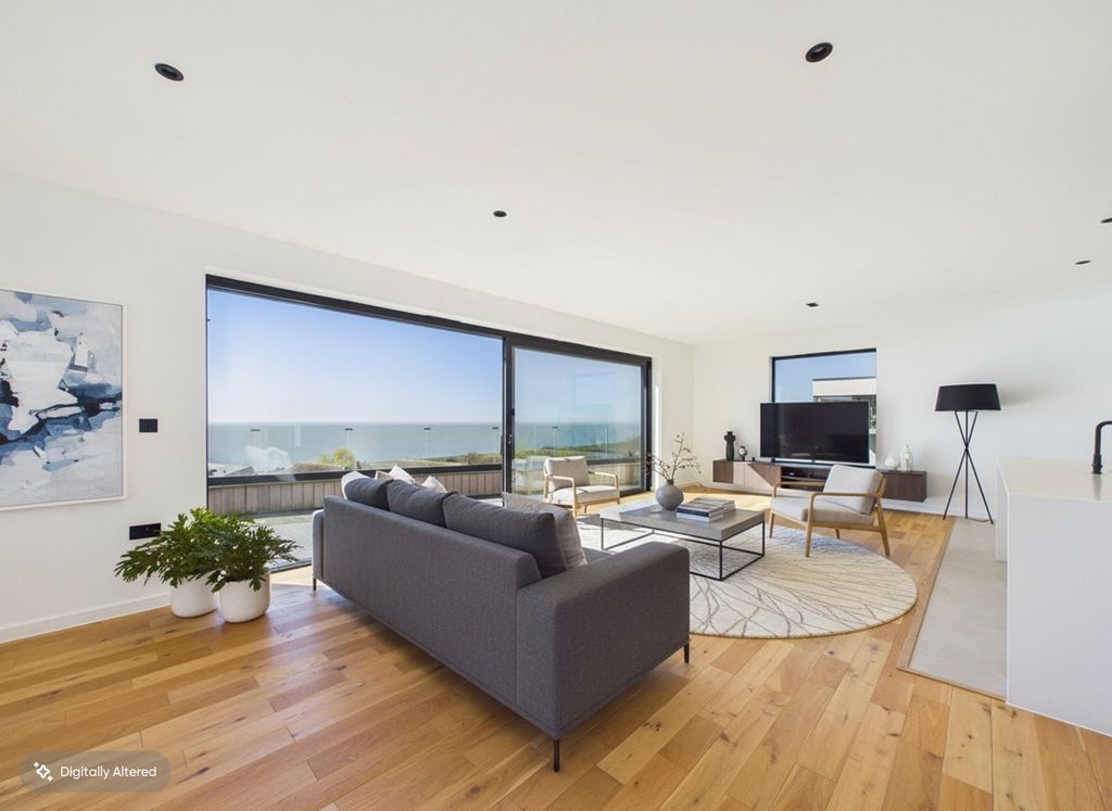 Property photo 2 of 25 Open Plan Living