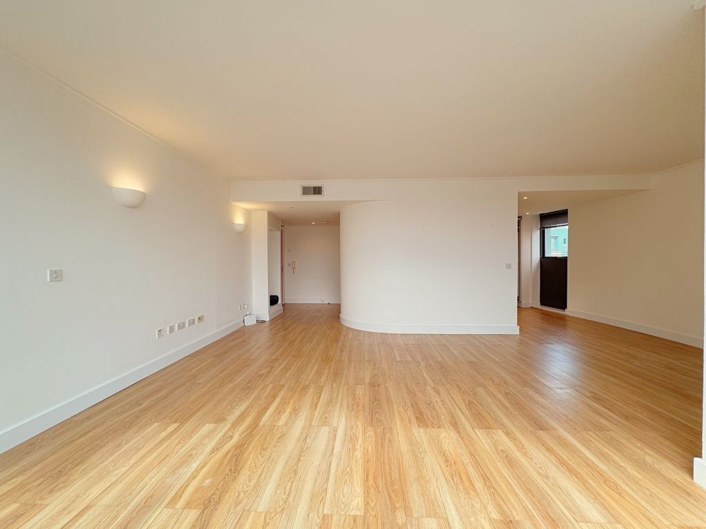 Property photo 2 of 17 Photo #2