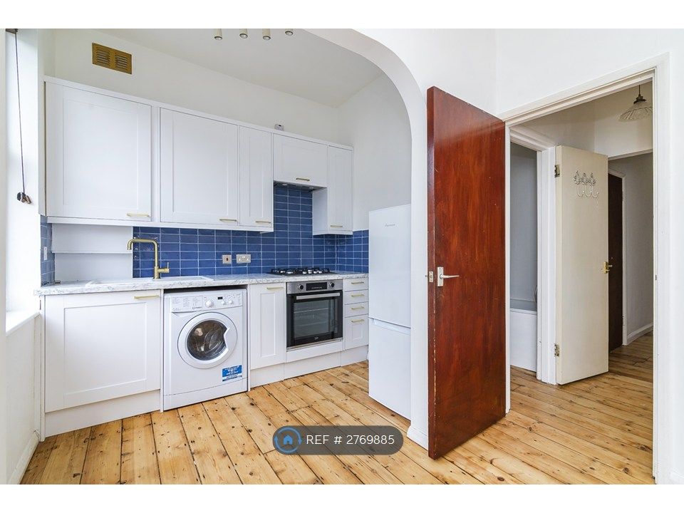 Property photo 1 of 18 Brand New Kitchen With Washing Machine And Cooker