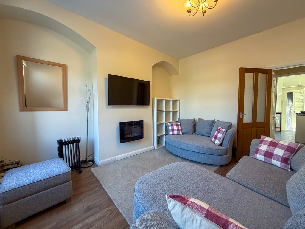 Property photo 2 of 18