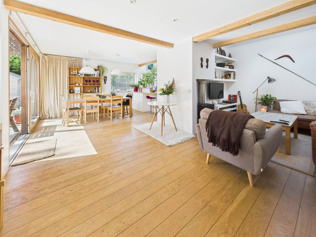 Property photo 2 of 40