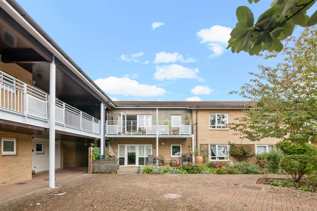 Property photo 1 of 24