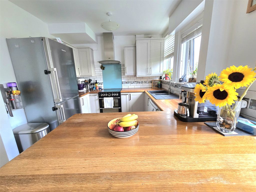 Property photo 2 of 18 2 - Picture No. 15