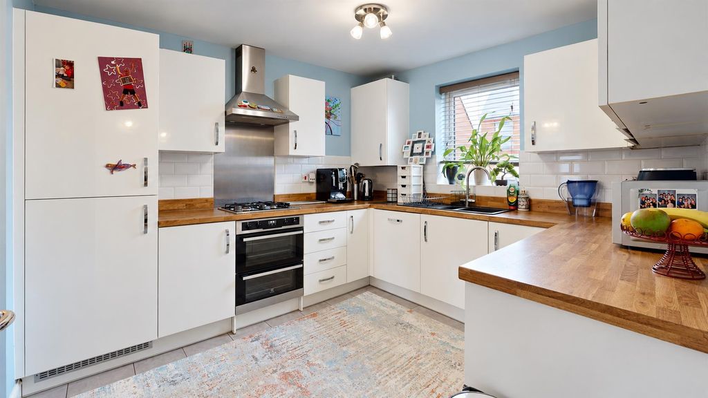 Property photo 2 of 20 8739C812-BA03-45Da-B03A-E1193Fedb00B.Png