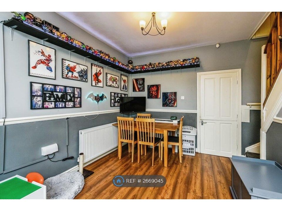 Property photo 3 of 12