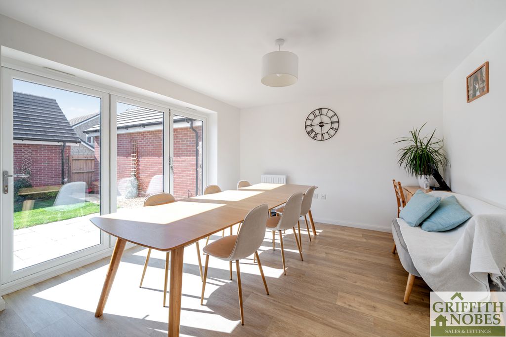 Property photo 2 of 22 Dining Area