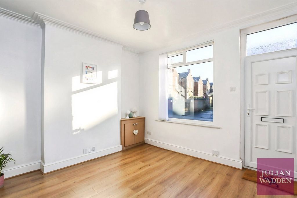 Property photo 2 of 10 Picture No. 20