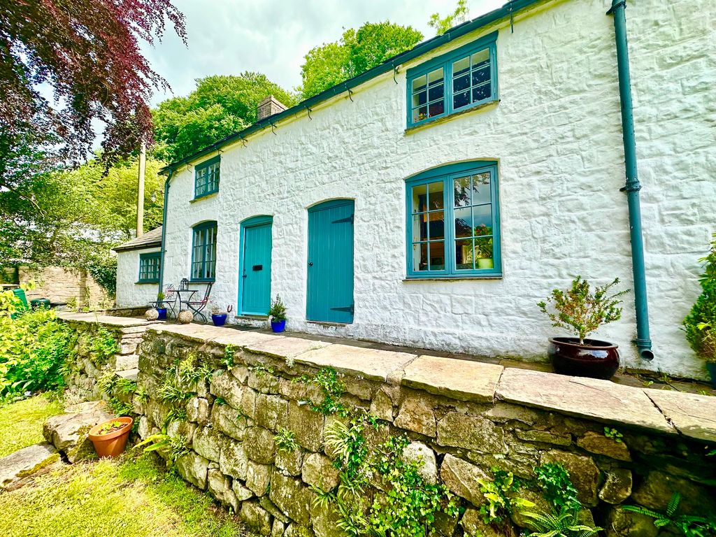 Property photo 2 of 40