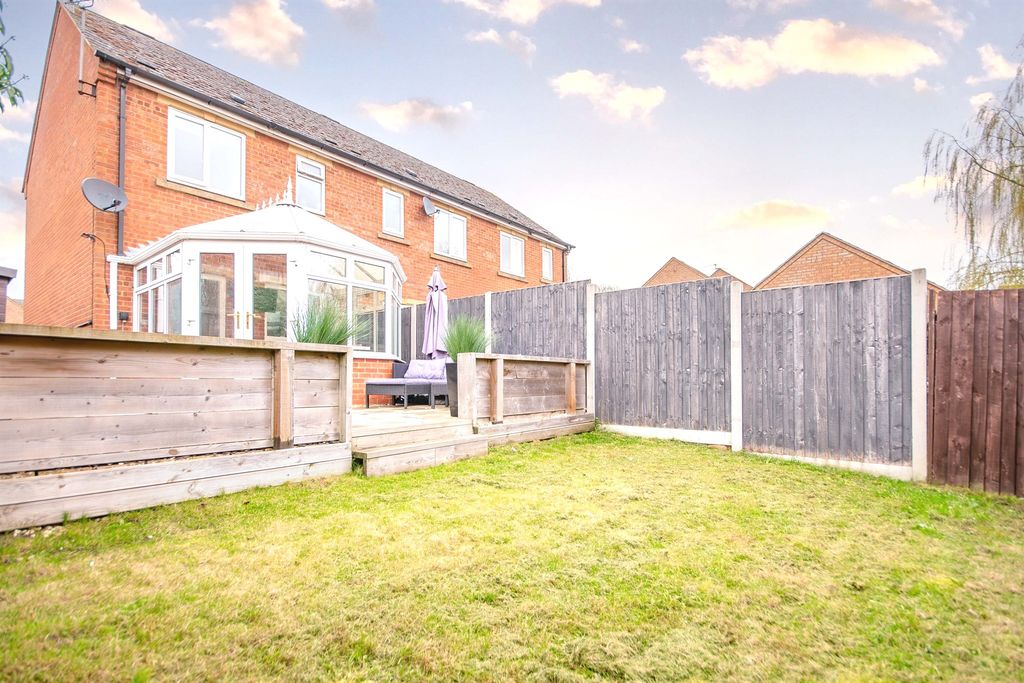 Property photo 2 of 11