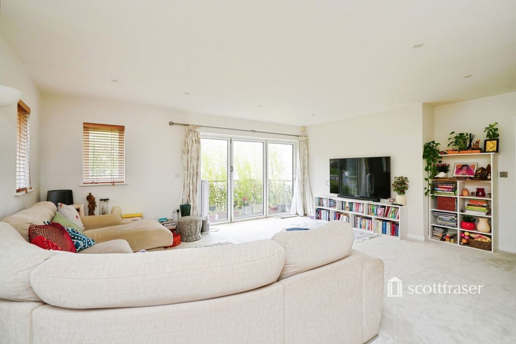 Property photo 3 of 14 Pbox-Img.Jpg