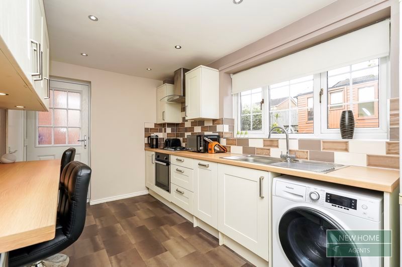 Property photo 3 of 16 Photo 9