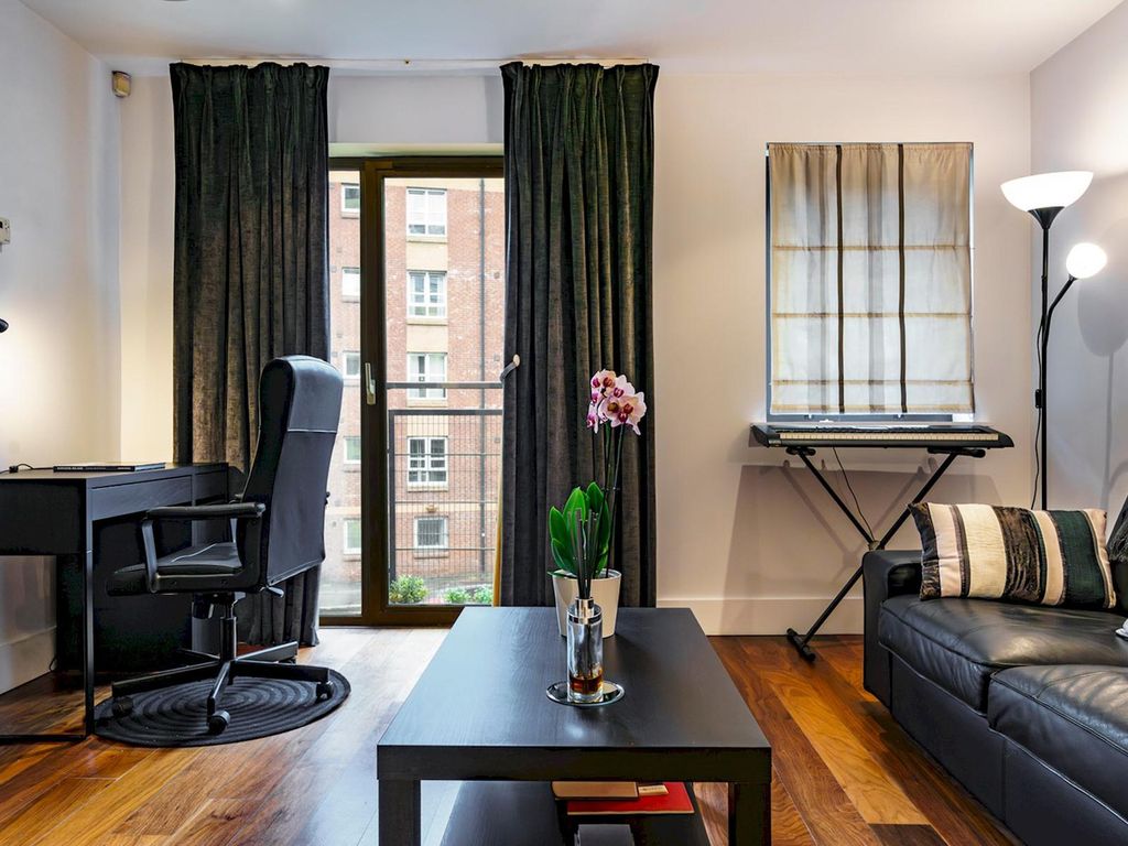 Property photo 1 of 31 Living Room