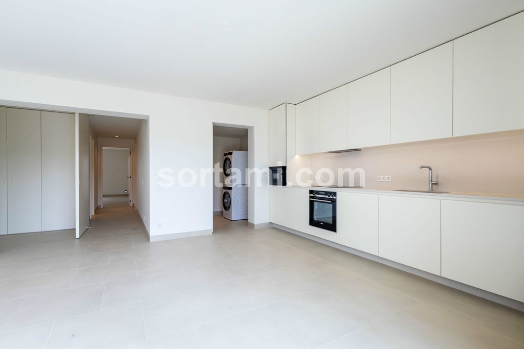 Property photo 3 of 33