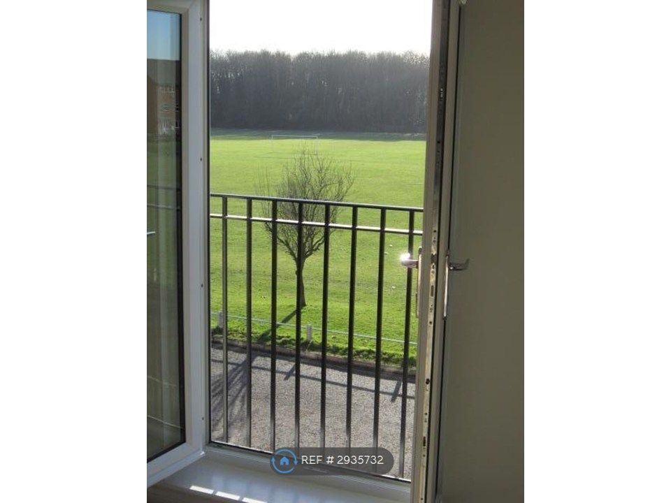Property photo 2 of 20 Sunny And Bright