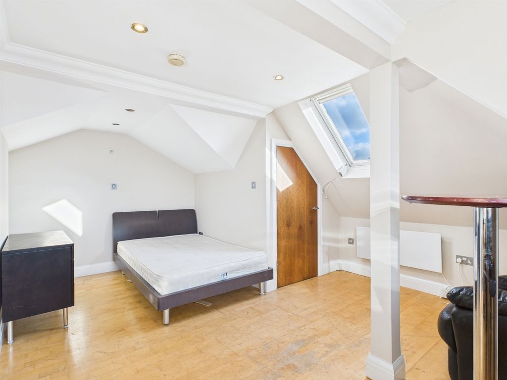 Property photo 1 of 4