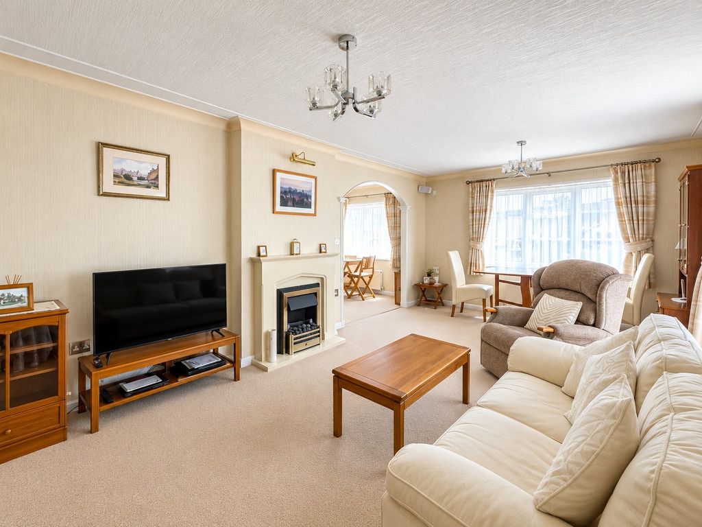Property photo 3 of 27