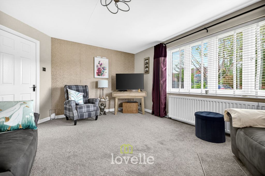Property photo 2 of 35