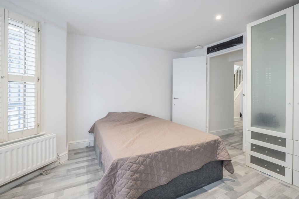 Property photo 3 of 12 Bedroom 1