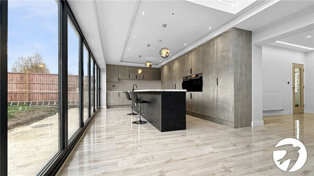 Property photo 1 of 21 Picture No. 08