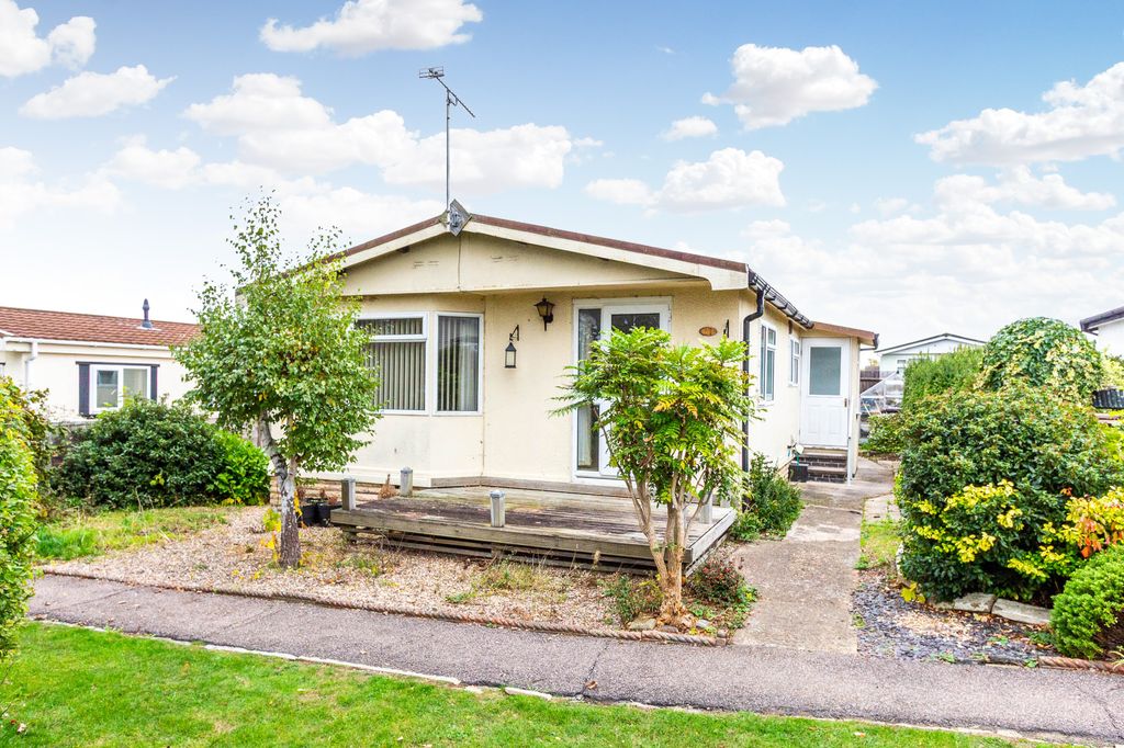 Property photo 1 of 10 Front