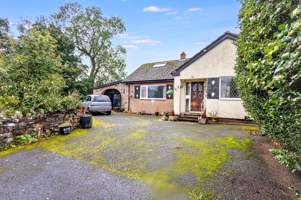 Property photo 2 of 20