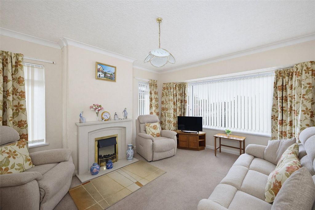 Property photo 2 of 17 Picture No. 10