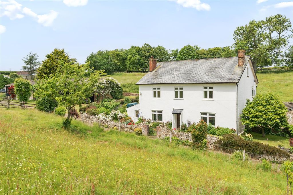 Property photo 2 of 13 Page 2 Large Top 1300646-4-68407Bd7117F7-Arw.Jpg