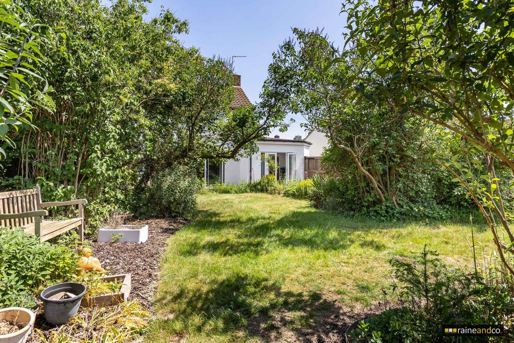 Property photo 3 of 36