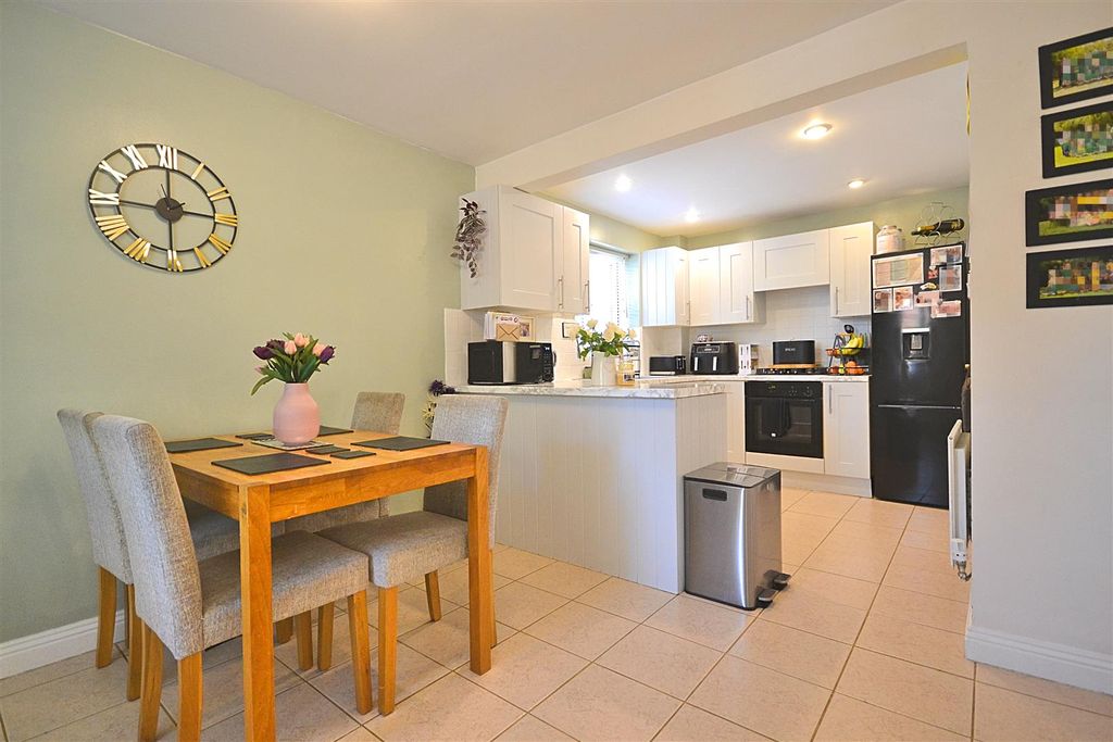 Property photo 2 of 23 57.Png