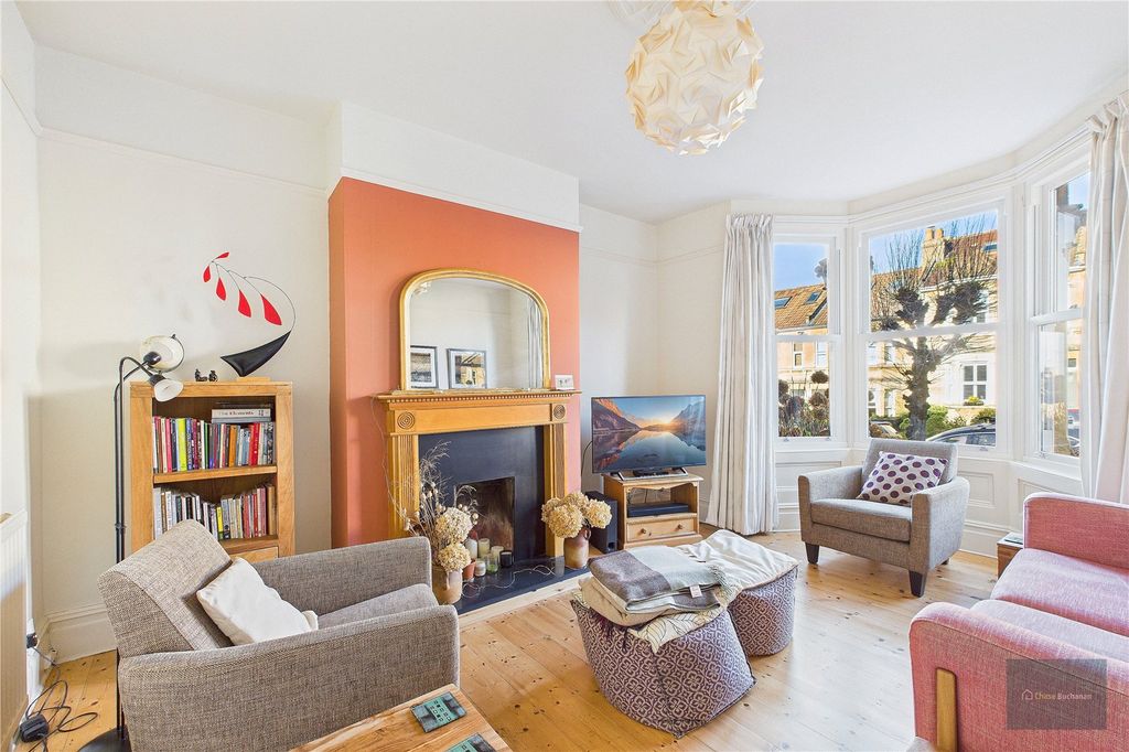 Property photo 3 of 18 Picture No. 02