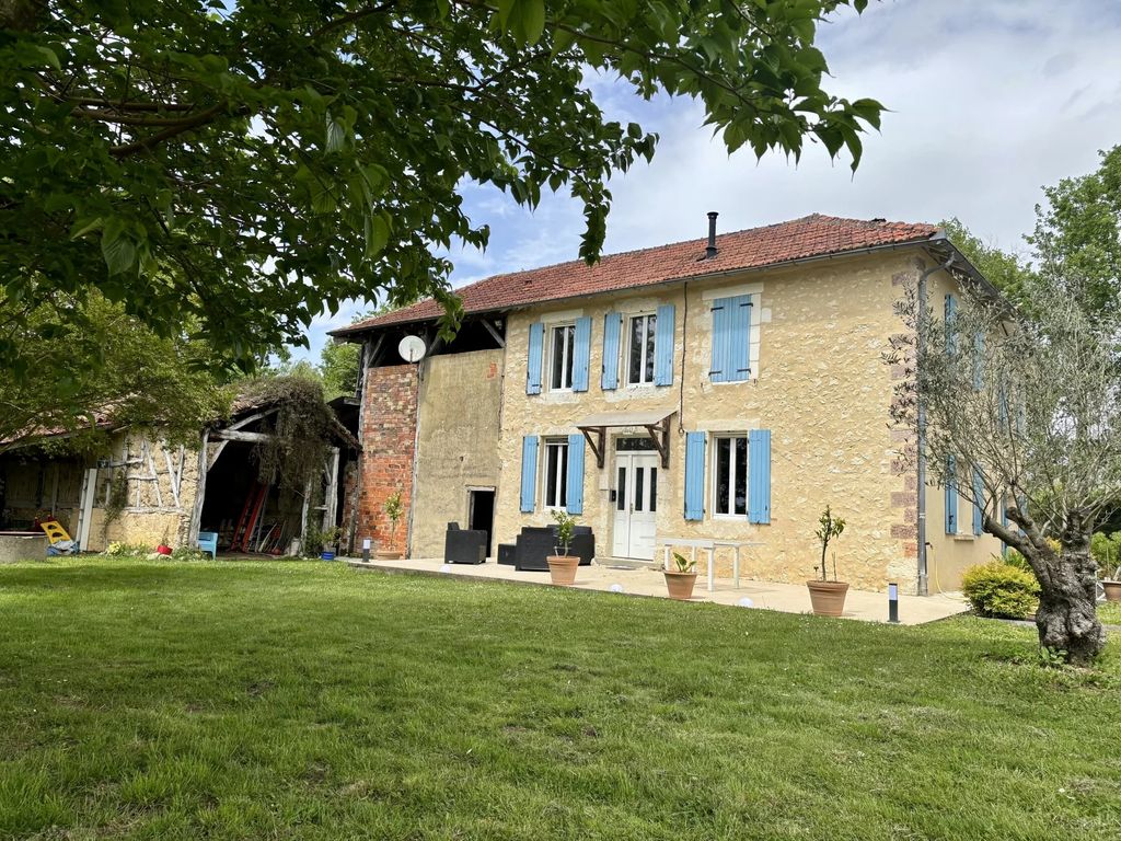 Property photo 2 of 20